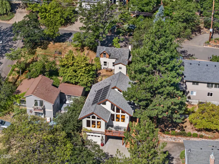307 Hillcrest Street, Ashland, OR 97520 - #2