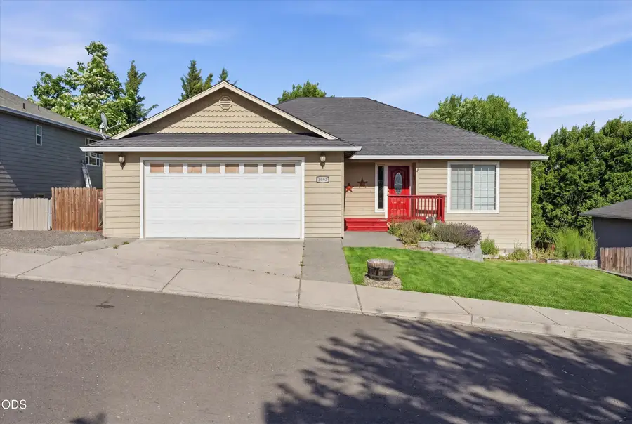 1056 Highlands Drive, Eagle Point, OR 97524 - #3
