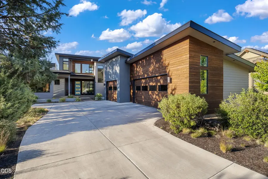 19460 Randall Court, Bend, OR 97702 - #3