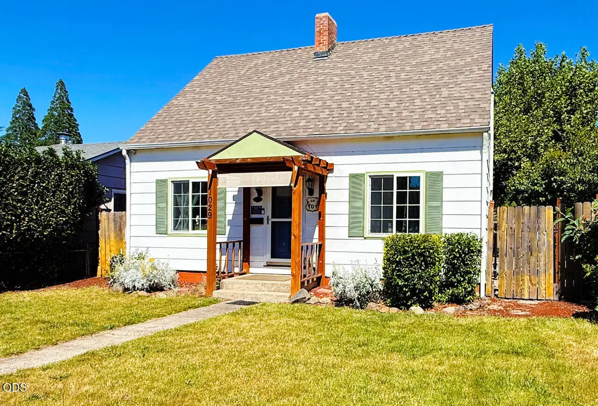 1029 S Holly Street, Medford, OR 97501 - #1