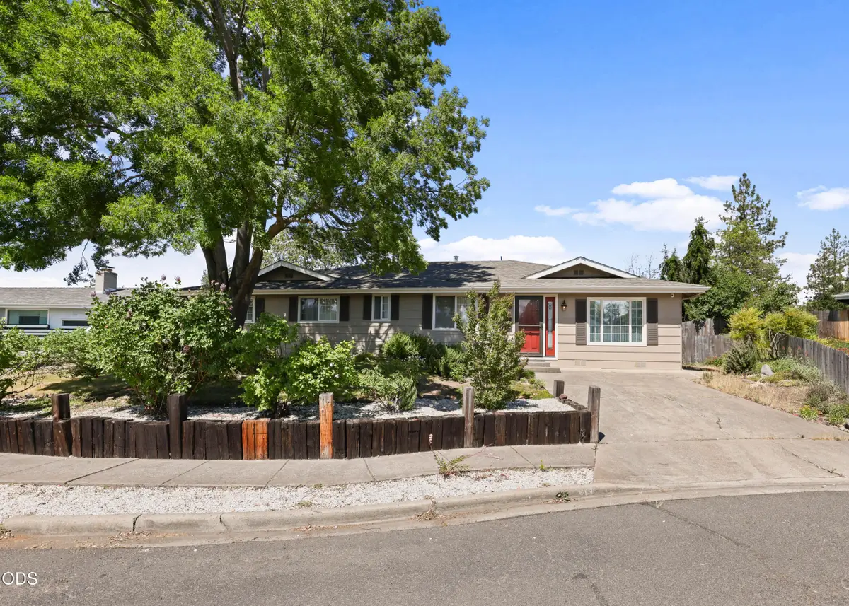 619 Kings Court, Central Point, OR 97502 - #1