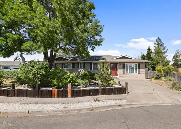 619 Kings Court, Central Point, OR 97502
