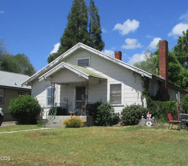 321 Crater Lake Parkway, Klamath Falls, OR 97601