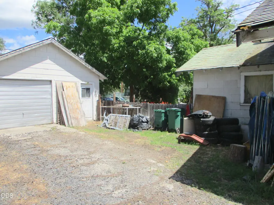 321 Crater Lake Parkway, Klamath Falls, OR 97601 - #3