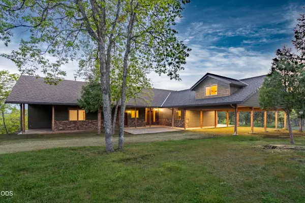 22494 Jefferson Road, Ashland, OR 97520