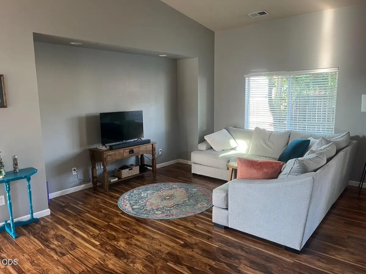 308 Live Oak Loop, Central Point, OR 97502 - #1