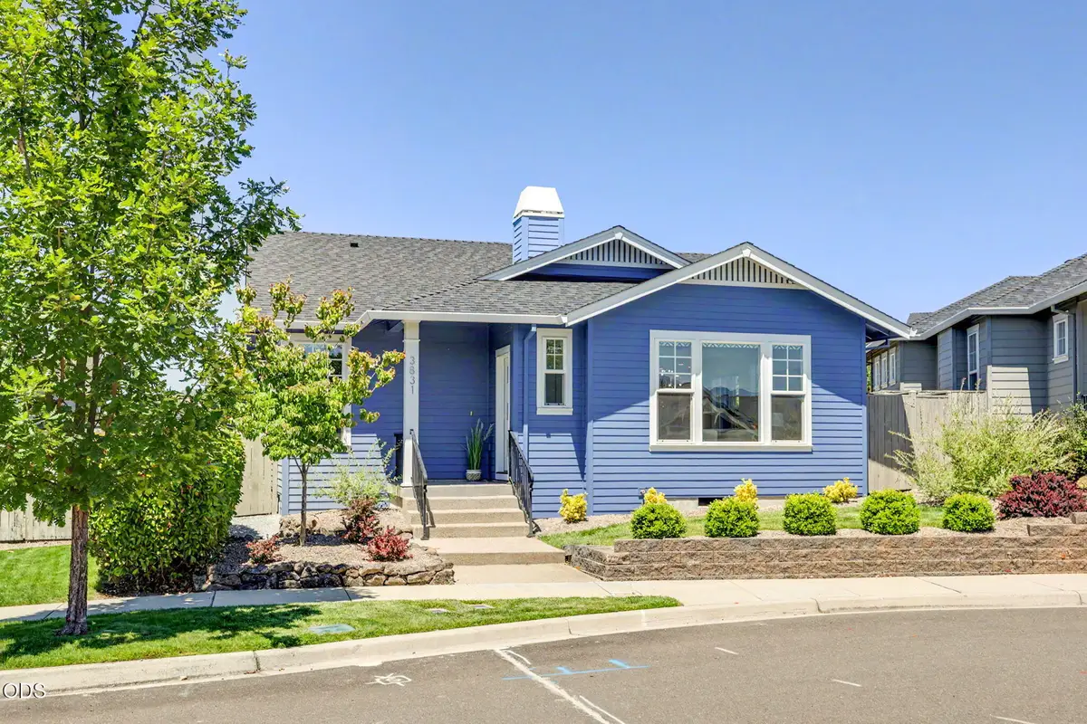 3831 Creek Mont, Medford, OR 97504 - #1