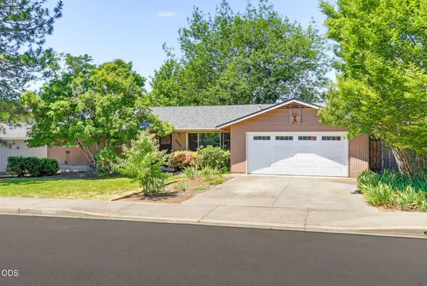 2533 Tahitian Avenue, Medford, OR 97504