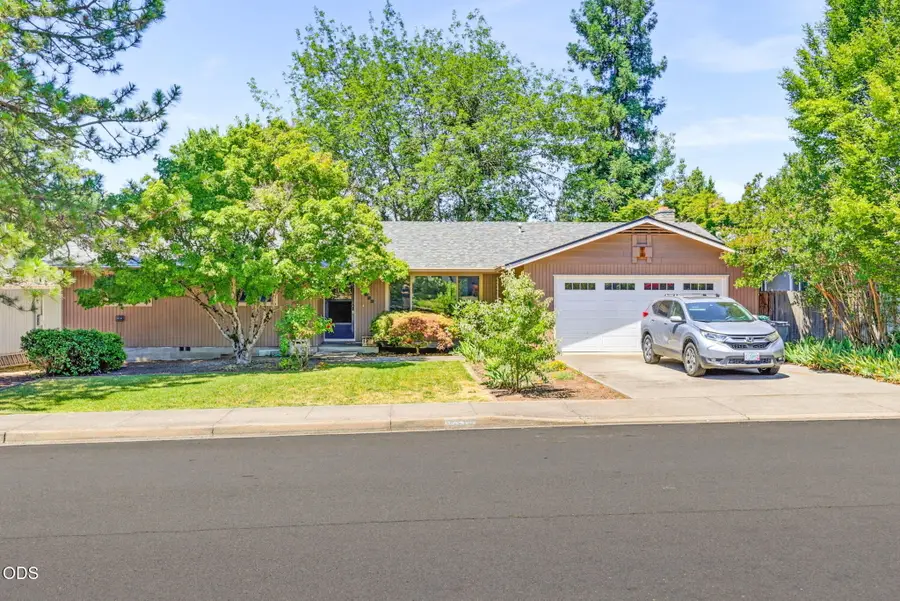 2533 Tahitian Avenue, Medford, OR 97504 - #2