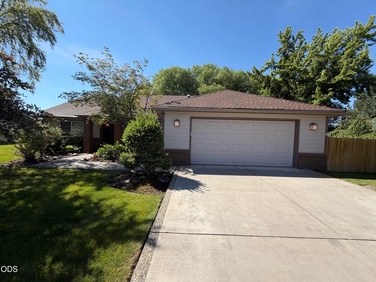 972 Harbor Isle Boulevard, Klamath Falls, OR 97601 - #1