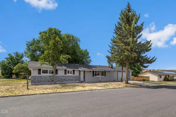 730 NE Lakeside Drive, Madras, OR 97741