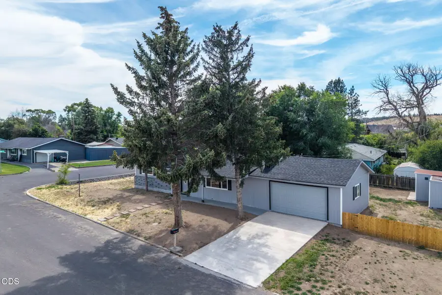 730 NE Lakeside Drive, Madras, OR 97741 - #2