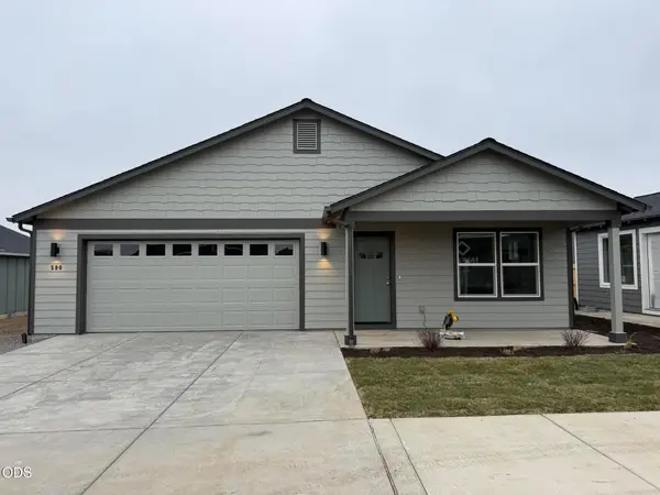 640 NE Mitchell Street #167, Madras, OR 97741