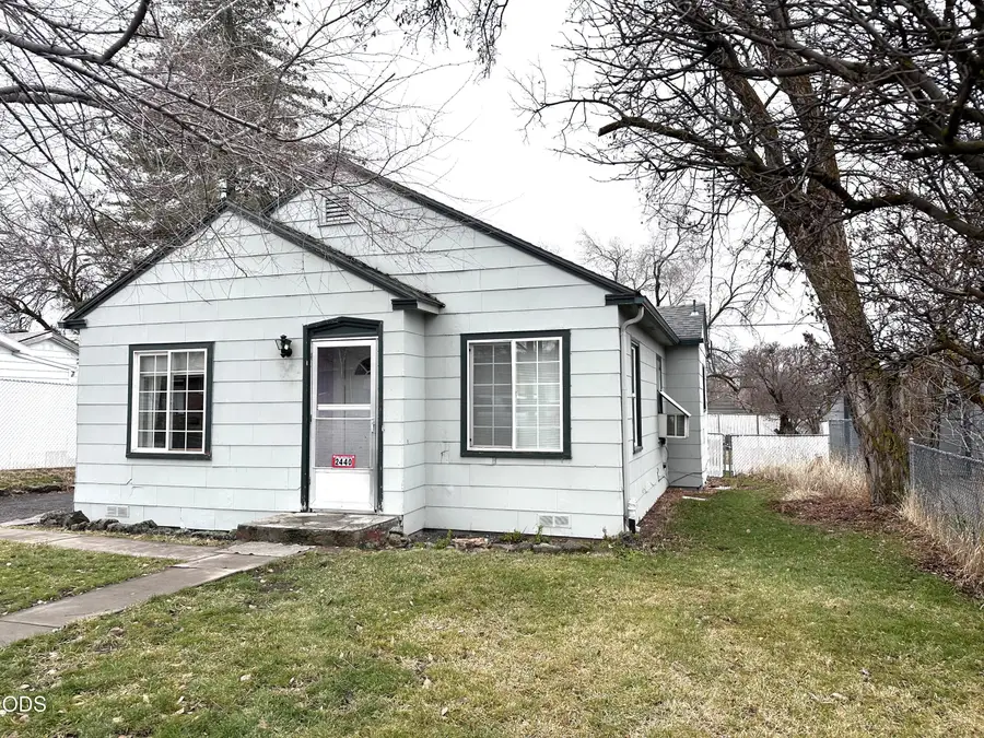 2440 Darrow Avenue, Klamath Falls, OR 97601 - #2