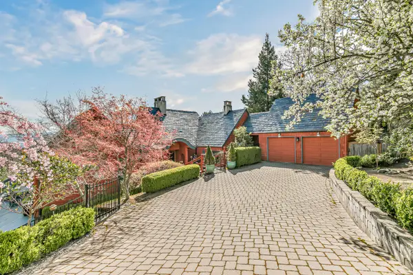443 Conestoga Drive, Jacksonville, OR 97530