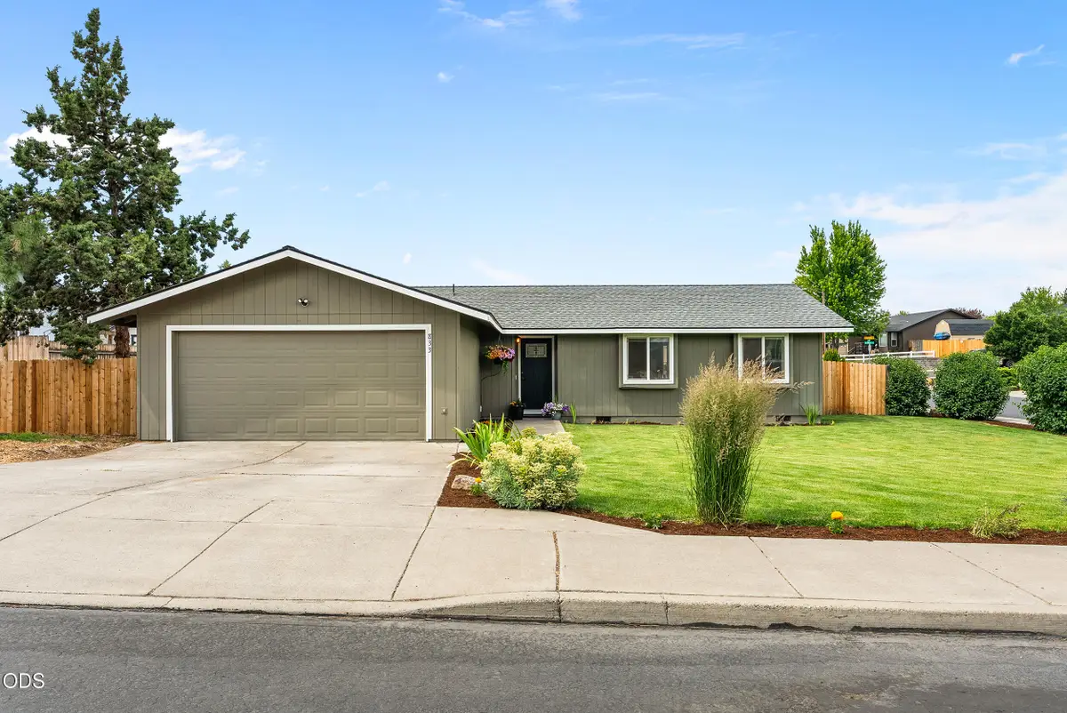 833 NW Maple Court, Redmond, OR 97756 - #1