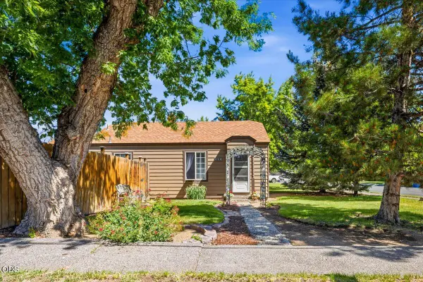 303 NW Birch Avenue, Redmond, OR 97756