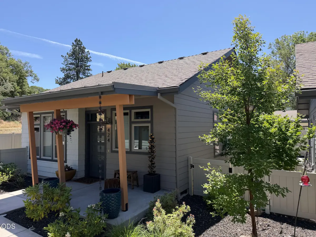 424 Nandina Street, Ashland, OR 97520 - #1
