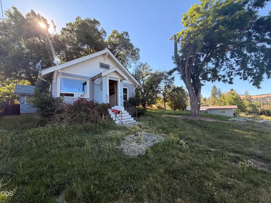 1342 Johnson Avenue, Klamath Falls, OR 97601 - #2