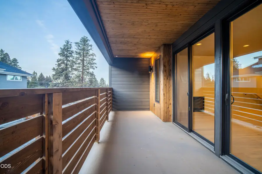 61579 SW Riverwalk Lane, Bend, OR 97702 - #2