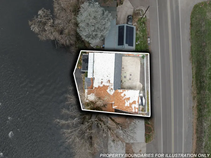 2400 Rogue River Highway, Gold Hill, OR 97525 - #3