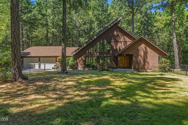 484 Round Prairie Road, Wilderville, OR 97543
