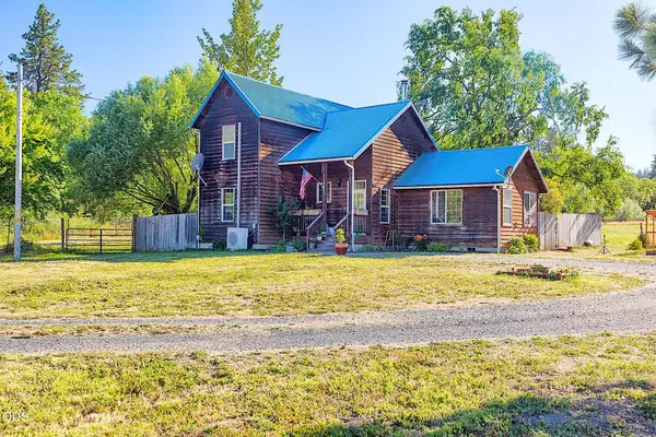19560 Williams Highway, Williams, OR 97544