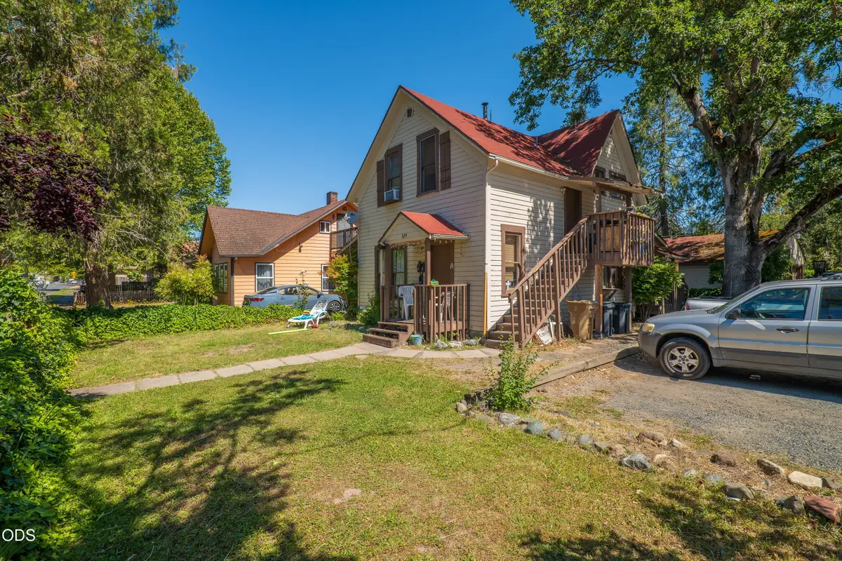 324 NE D Street, Grants Pass, OR 97526 - #1