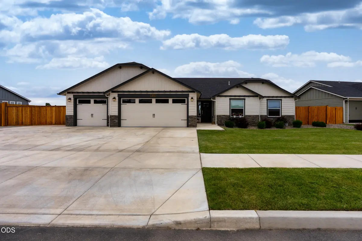 3375 NW Canyon Drive, Redmond, OR 97756 - #1