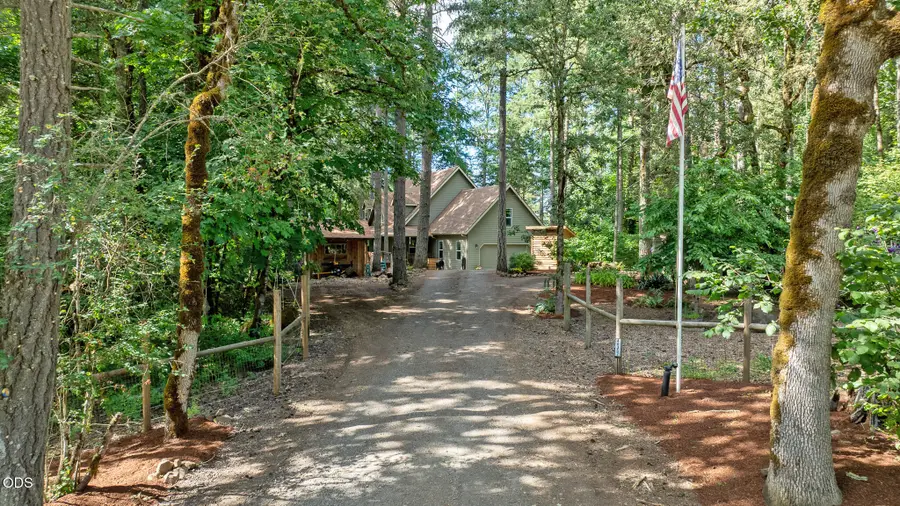 40357 Hilltop Drive, Lebanon, OR 97355 - #2