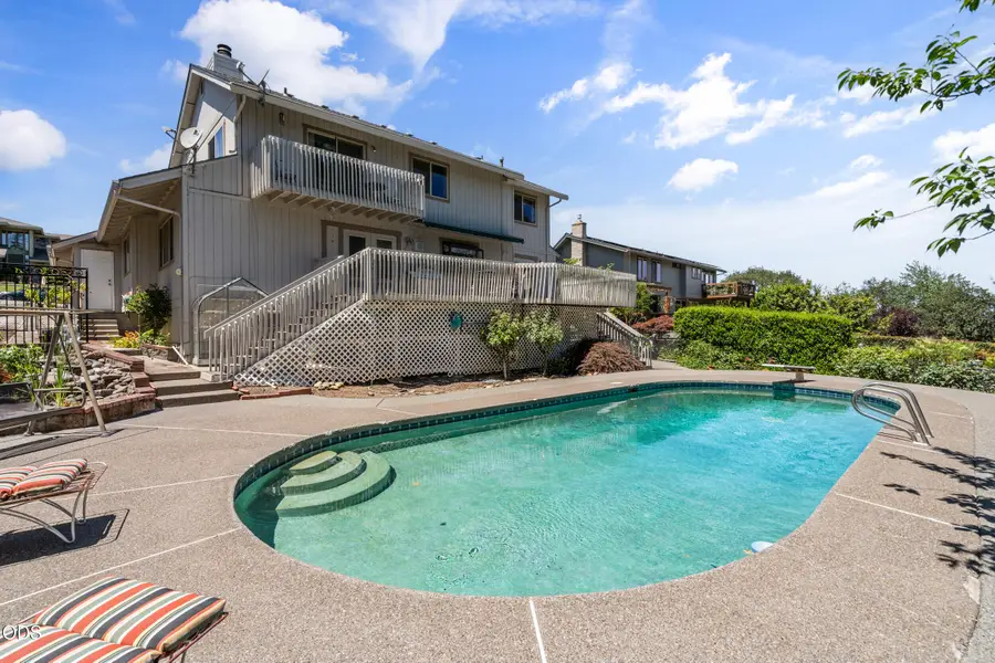 1031 Kristen Drive, Medford, OR 97504 - #2