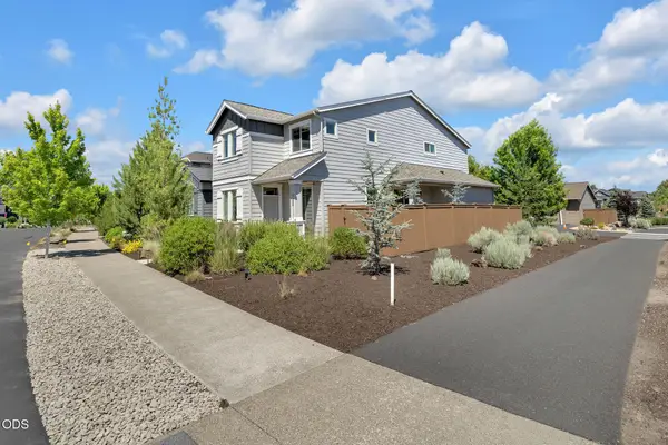 61094 SE Sydney Harbor Drive, Bend, OR 97702