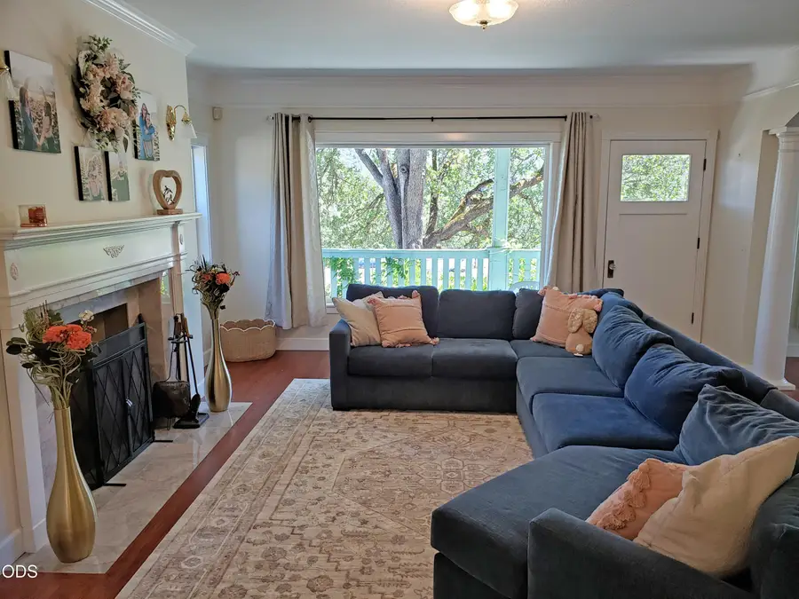 127 4th Avenue, Gold Hill, OR 97525 - #2