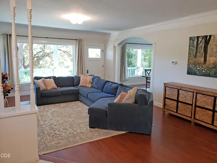 127 4th Avenue, Gold Hill, OR 97525 - #3