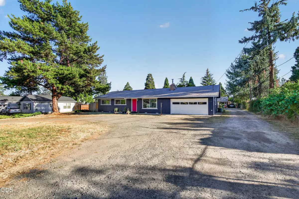 2425 E Mcandrews Road, Medford, OR 97504 - #1