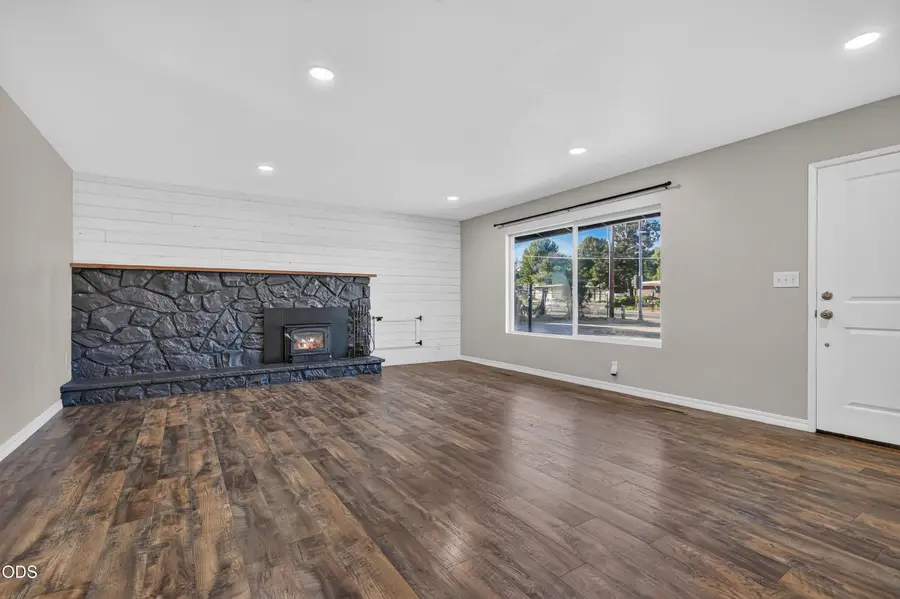 2425 E Mcandrews Road, Medford, OR 97504 - #3