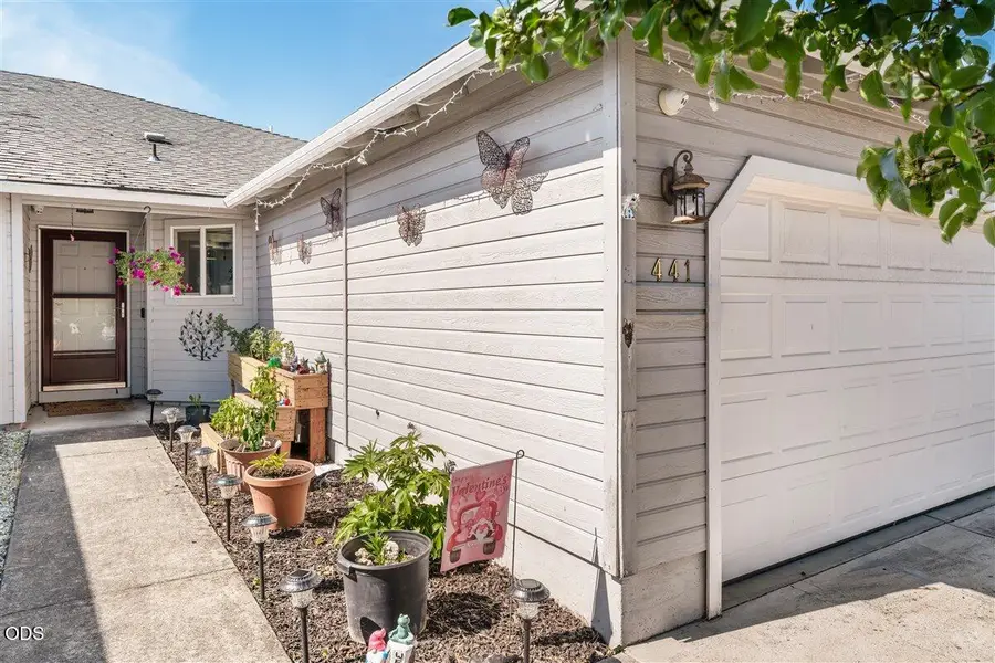 441 Crystal Drive, Eagle Point, OR 97524 - #2
