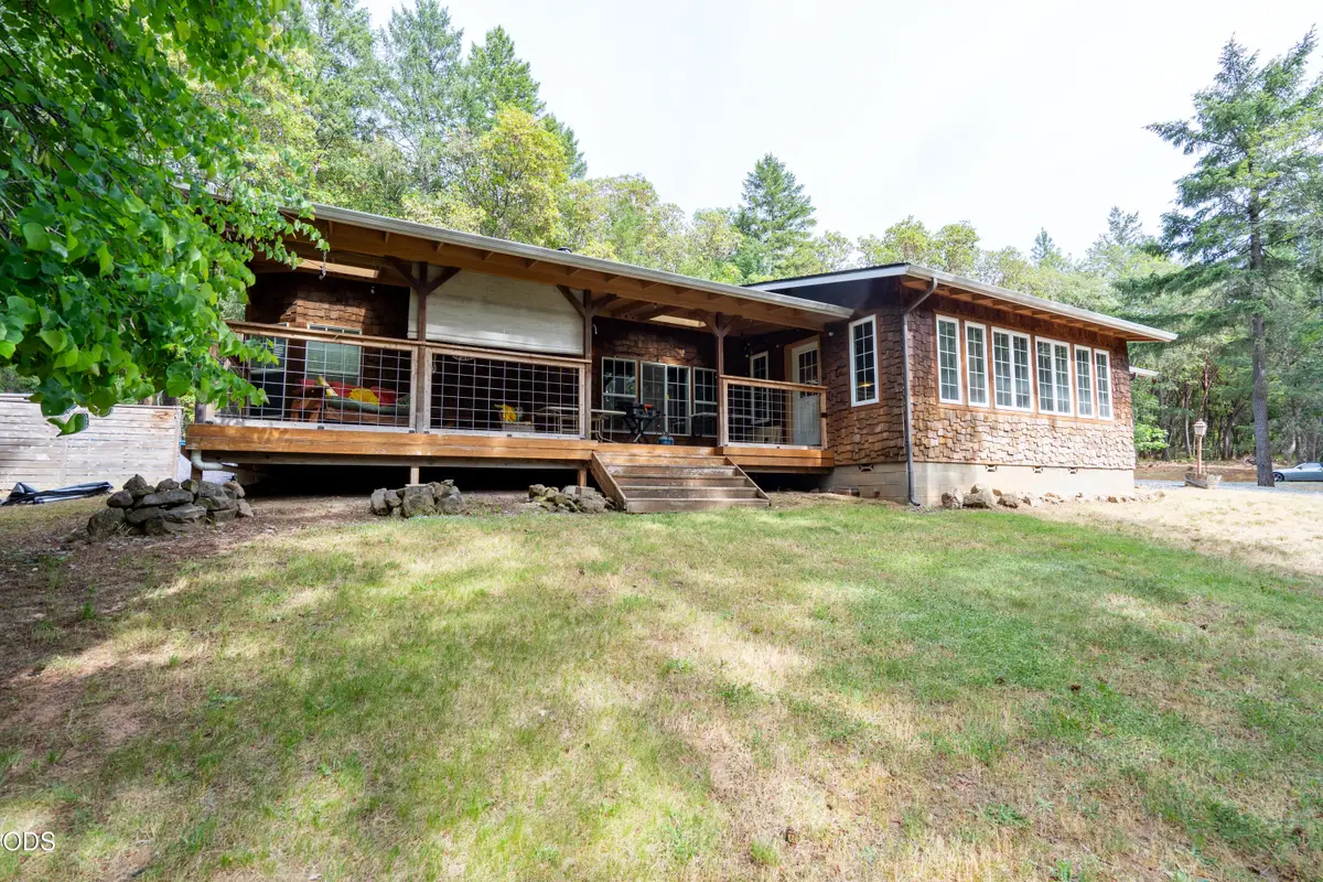 271 Highwood, Grants Pass, OR 97527 - #1