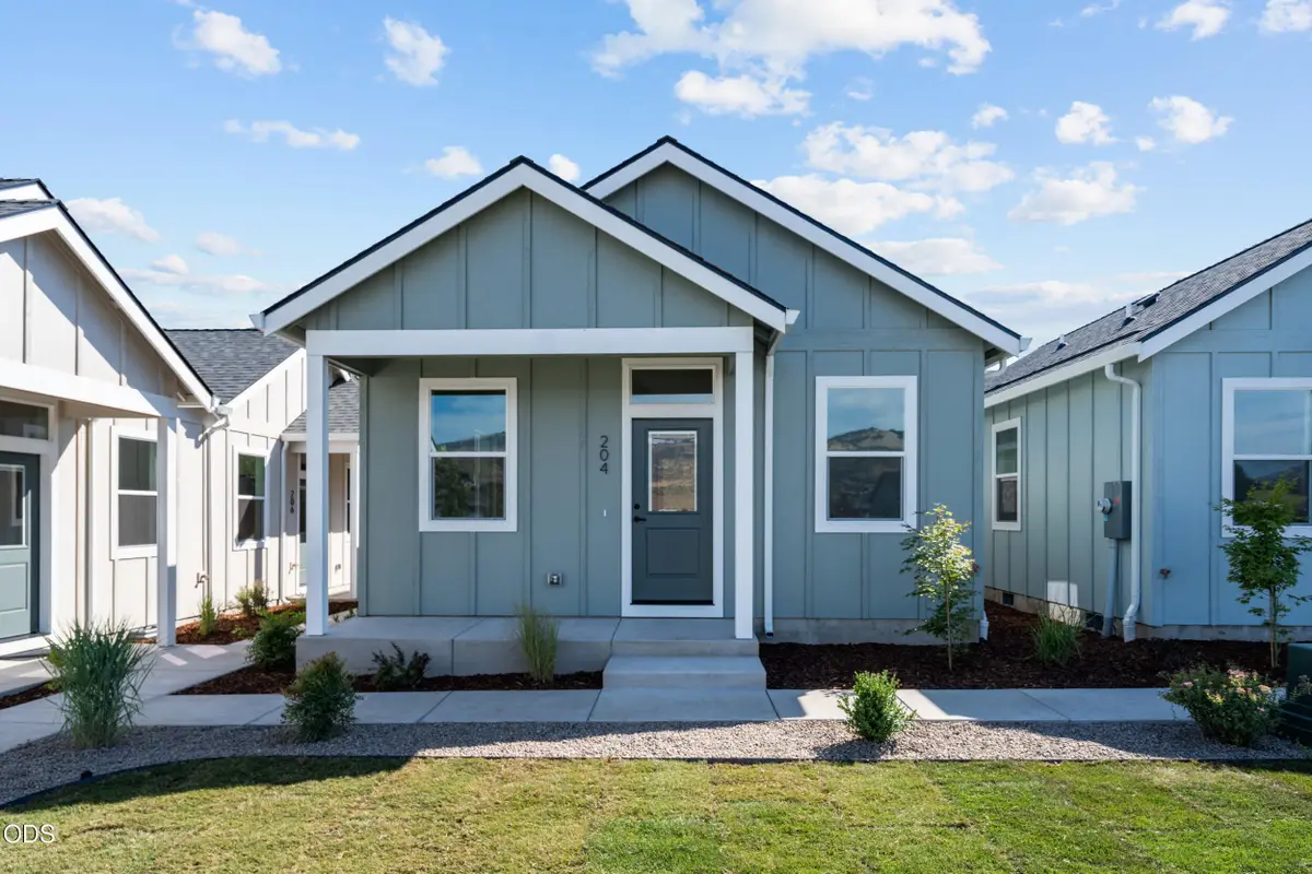 204 Gangnes Drive, Talent, OR 97540 - #1