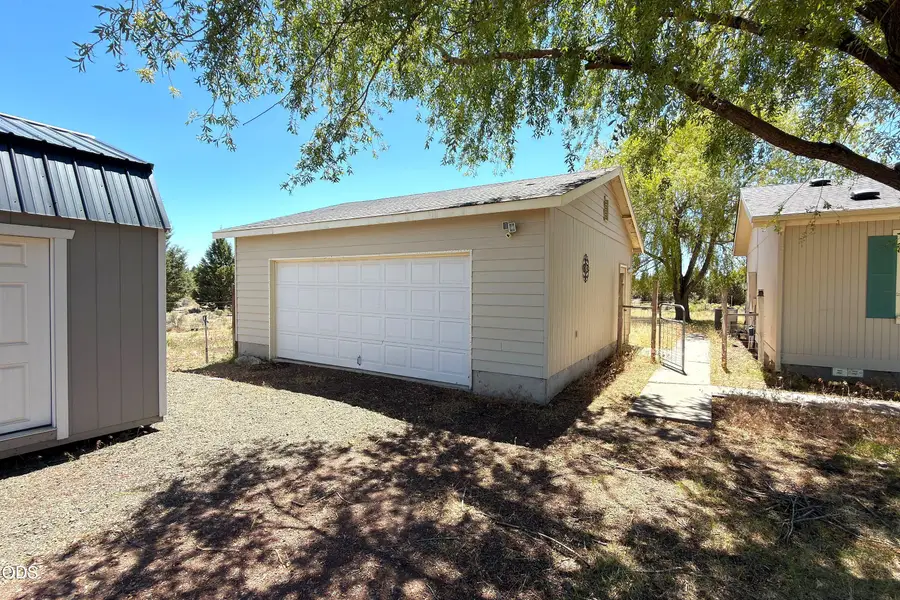 7489 SW Robin Drive, Terrebonne, OR 97760 - #3