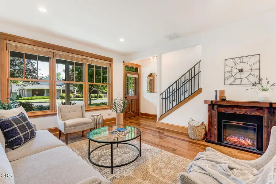 547 W Jefferson Avenue, Sisters, OR 97759 - #2