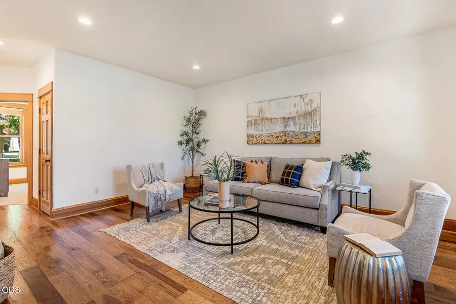 547 W Jefferson Avenue, Sisters, OR 97759 - #3