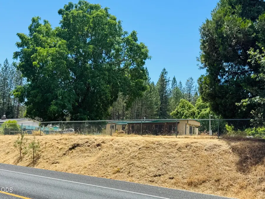3846 New Hope Road, Grants Pass, OR 97527 - #2
