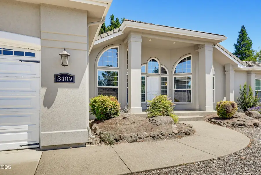 3409 Creek View Drive, Medford, OR 97504 - #3