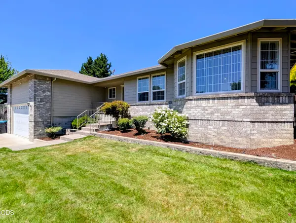 2749 Brookside Drive, Medford, OR 97504