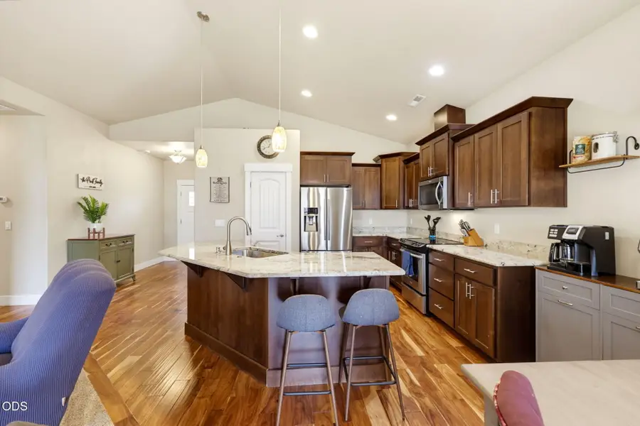 1051 Compton Way, Medford, OR 97501 - #3