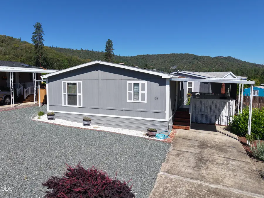 8401 Old Stage Road #UNIT 65, Central Point, OR 97502 - #3