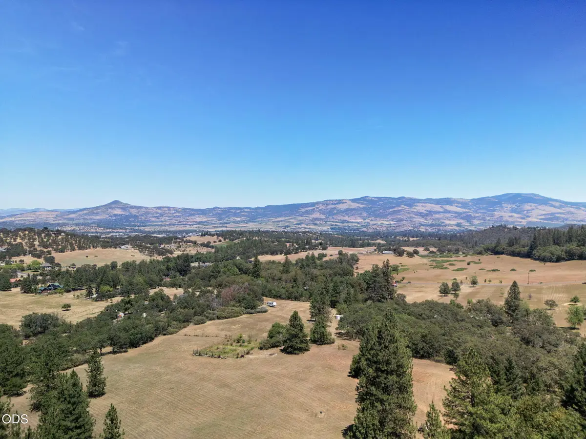 4474 Omaha Avenue, Medford, OR 97501 - #1