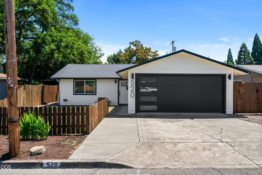 520 Grand Avenue, Central Point, OR 97502 - #2