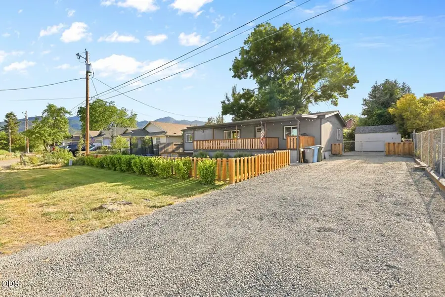 6400 Frost Lane, Talent, OR 97540 - #2